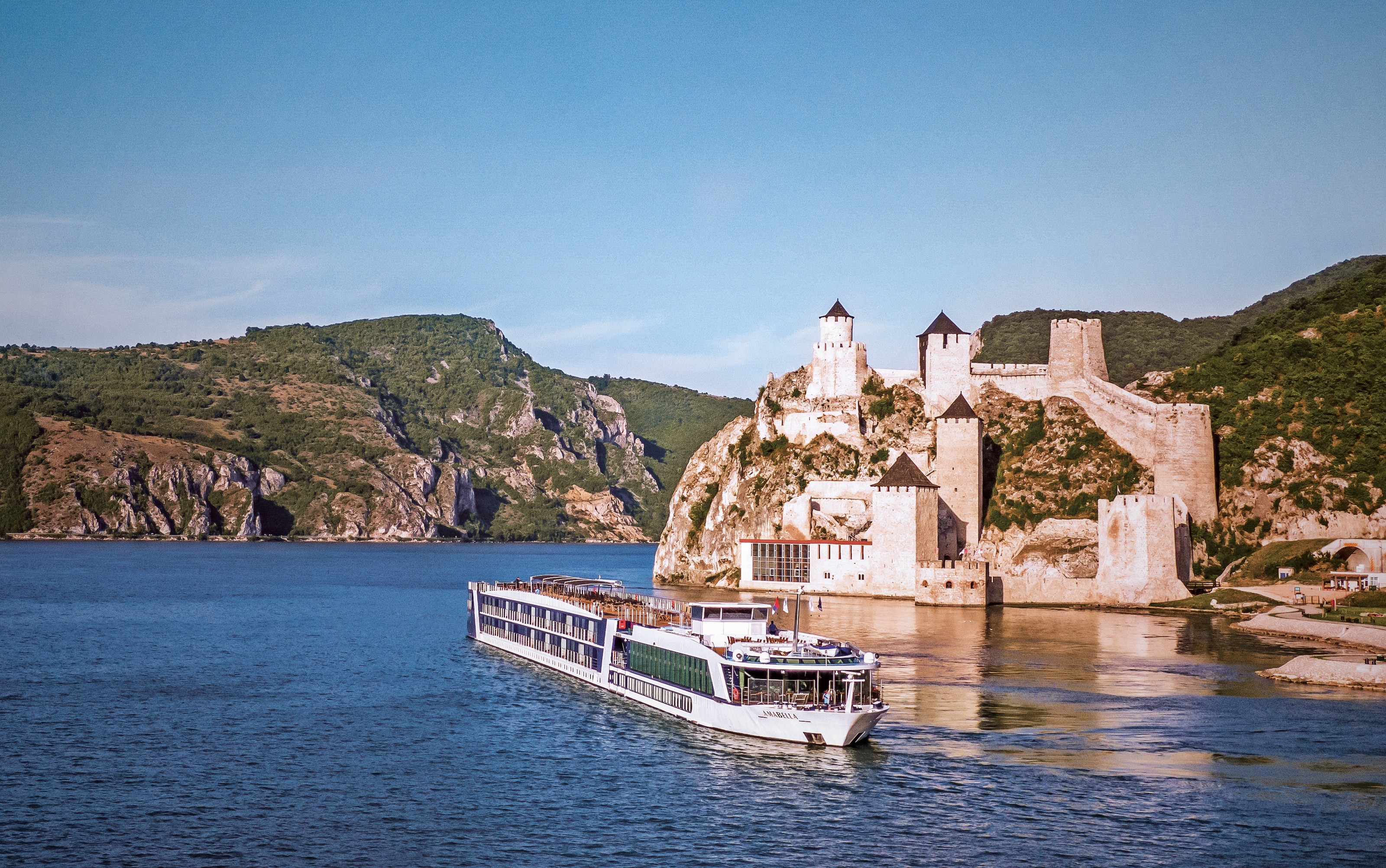 XL Amawaterways Amabella Golubac Fortress1