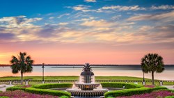 Xl USA South Carolina Charleston Pineapple Fountain At Waterfront Park