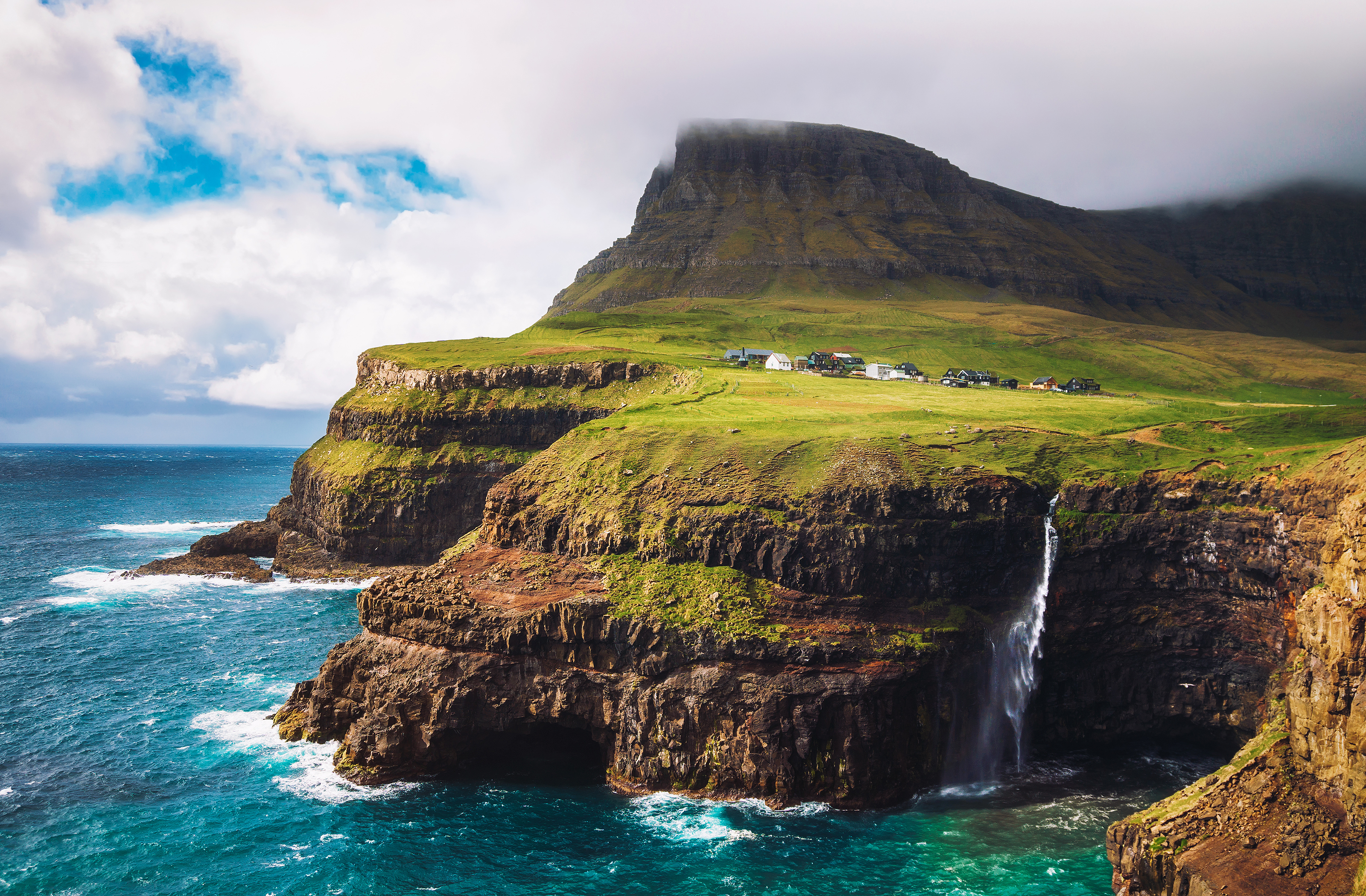 XL Faeroe Islands Vagar Waterfall