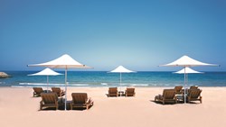 Xl Oman Hotel Shangri La Barr Al Jissah Resort Beach