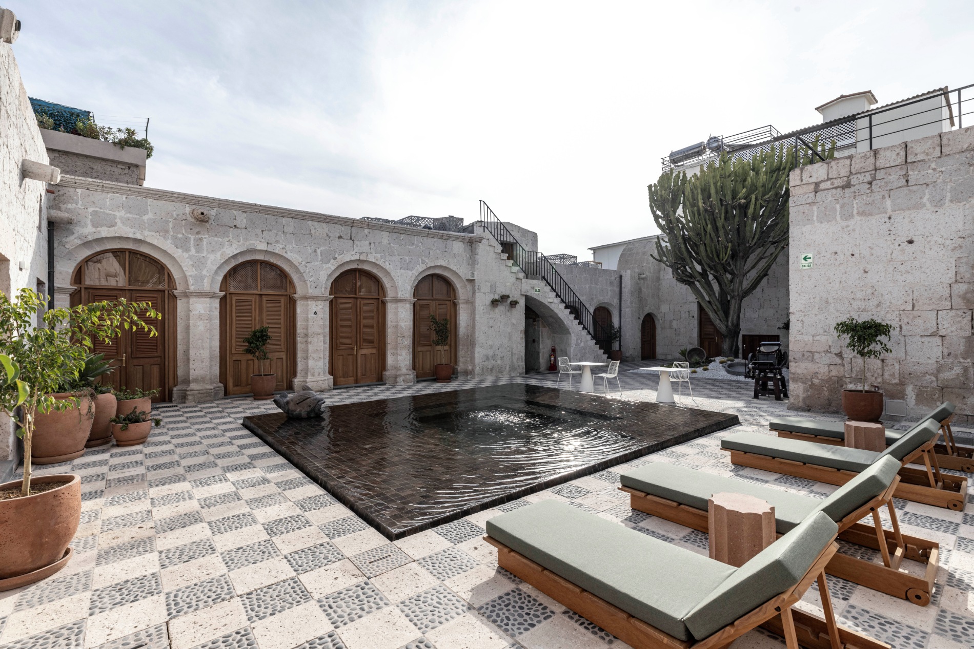 Small Peru Palacio Guaqui Backyard1