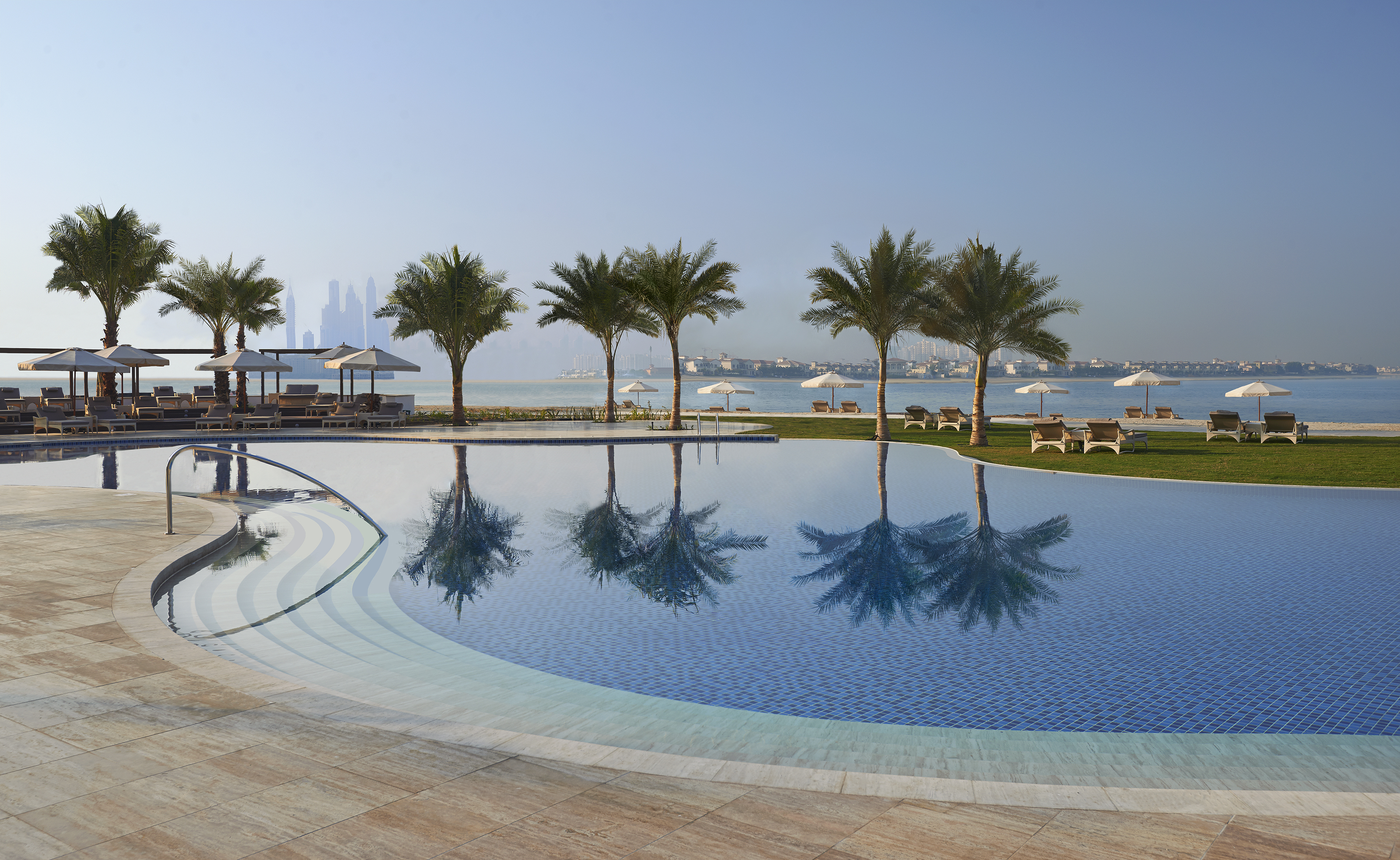 XL Dubai Hotel Waldorf Astoria Dubai Palm Jumeirah Pool