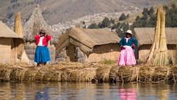 XL Peru Titicaca Lake Floating Uros Island Local People