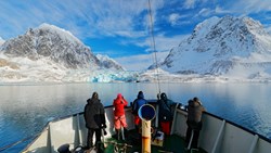 Xl Svalbard Nordenskjold Glacier Boat People