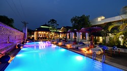 Xl Burma Bagan Hotel Zfreeti Swimming Pool 1