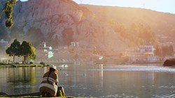 XL Bolivia La Paz Woman By Lake
