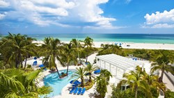 Small Usa Florida Miami Beach Savoy Hotel View To The Beach