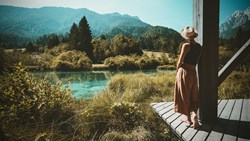 Wanderlust Woman View