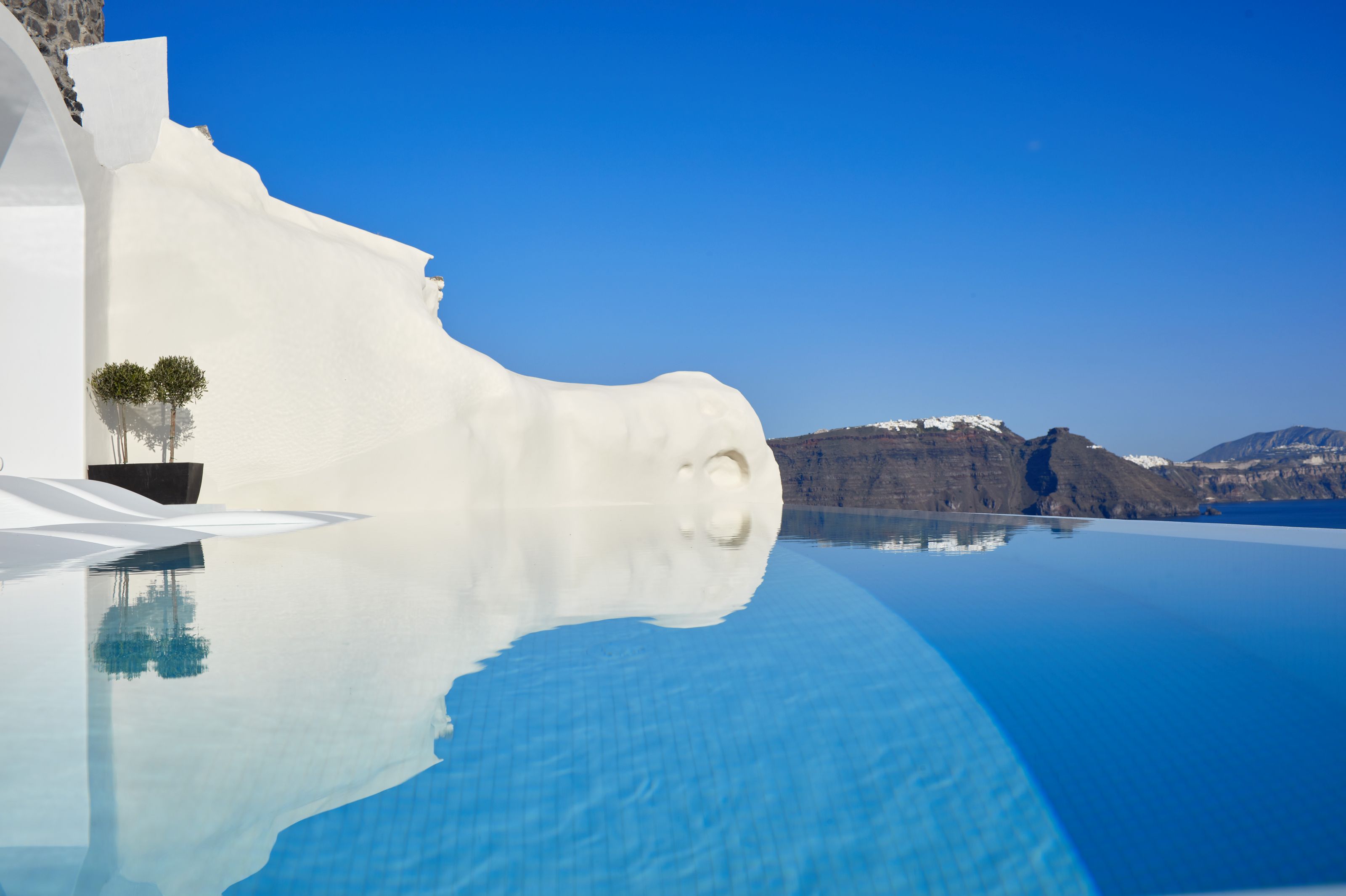 Xl Greece Santorini Canaves Oia Suites Infinity Pool Close Up