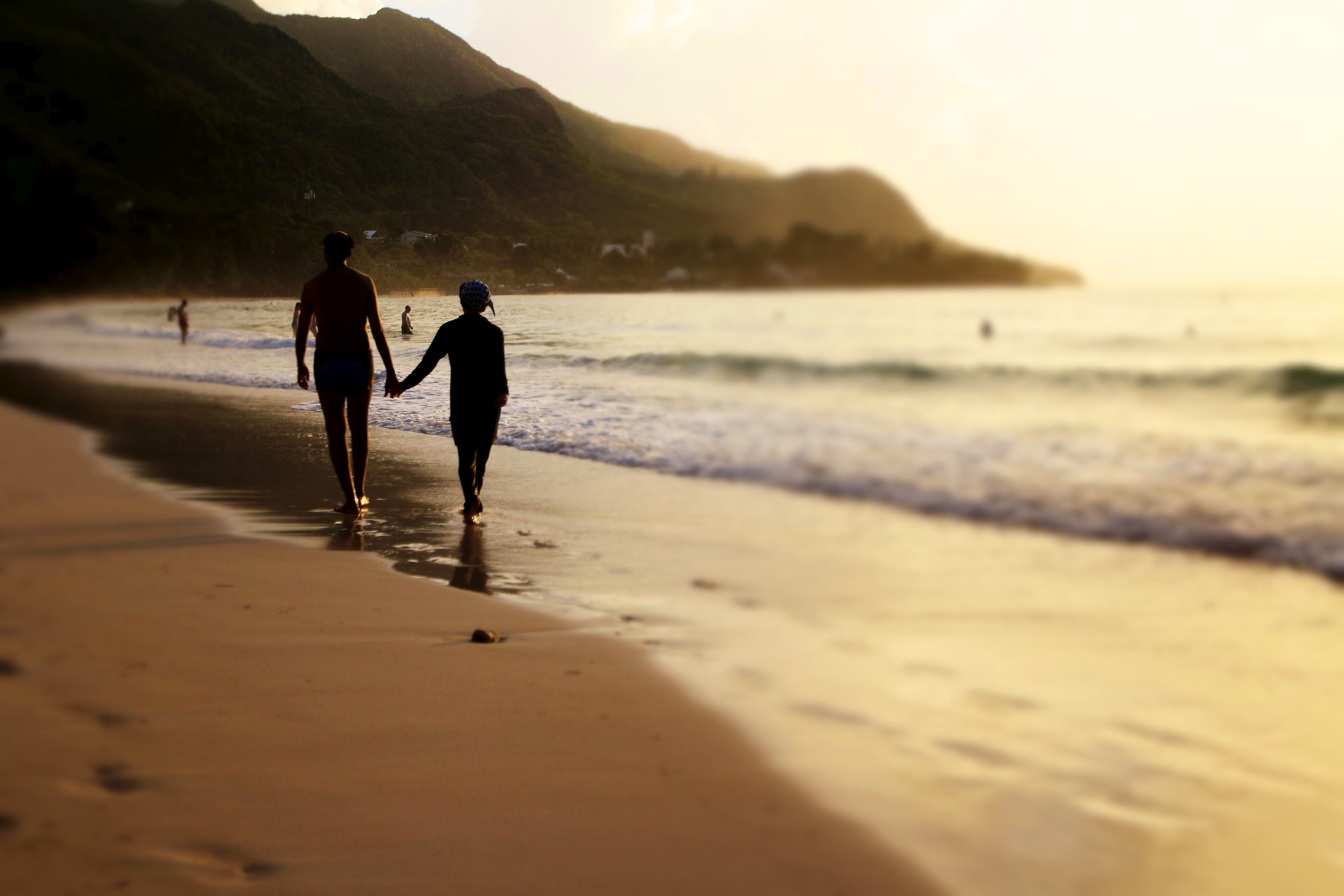 Xl Seychelles Sables D'or Beau Vallon Beach Couple