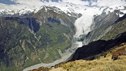 Xl New Zealand The Fox Glacier And Surrounding Mountains