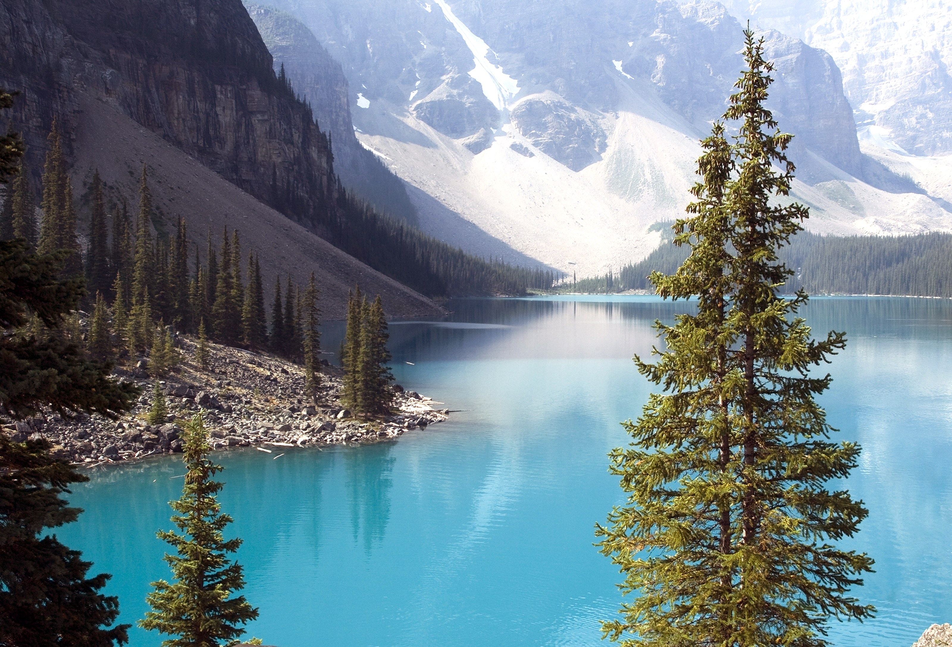 XL Canada Lake Louise With Glacier