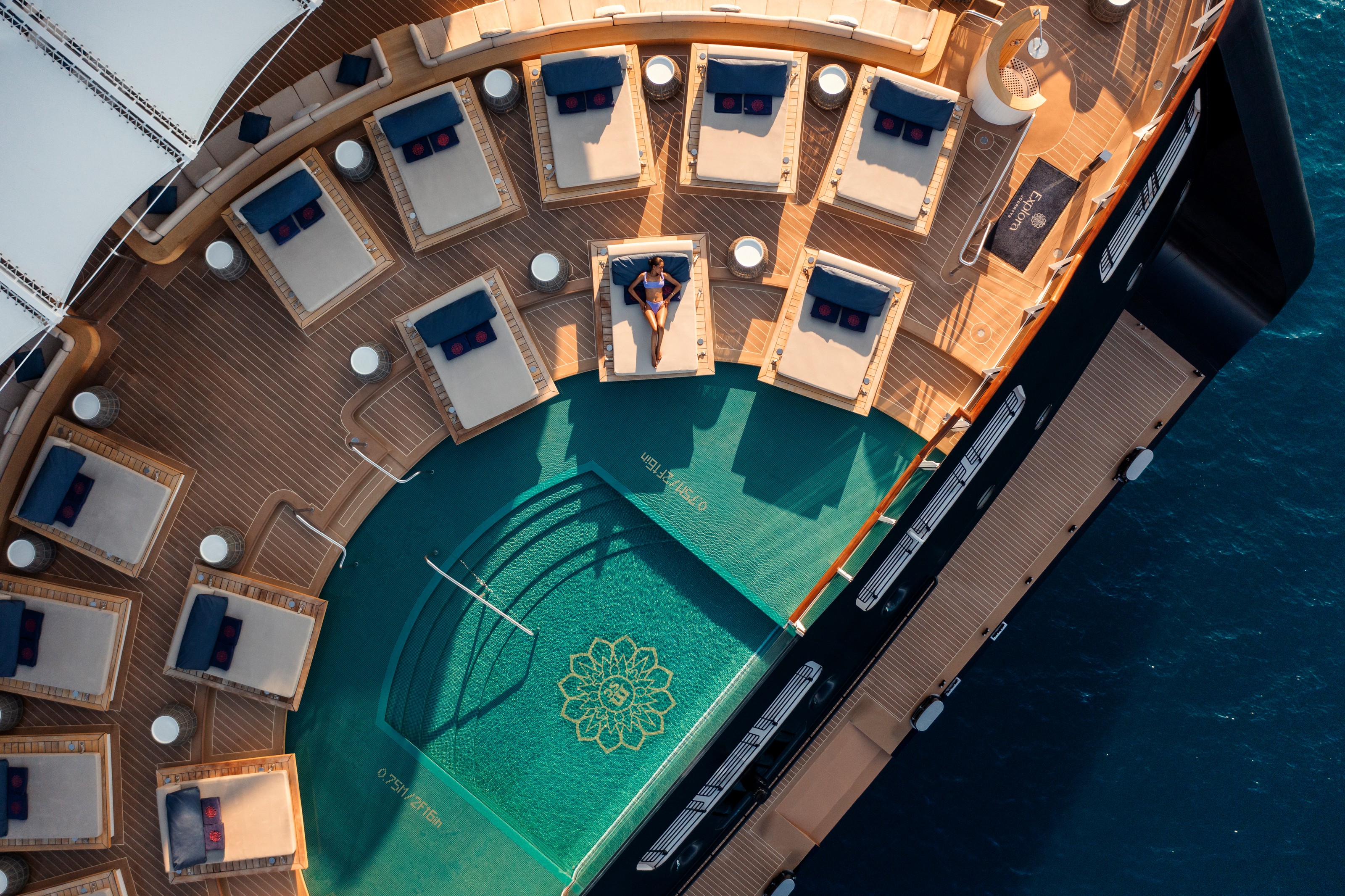 XL Cruise Explora Journeys Explora I Astern Pool & Bar7