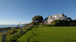 XL Lemontree Lodge New Zealand Exterior View