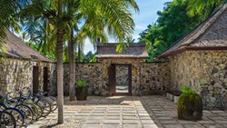 Xl Indonesia Lombok Sira Beach House Villa Entrance