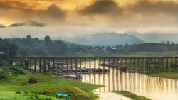 Xl Thailand Sangklaburi Wood Bridge (Mon) Landscape Kanchanaburi Province