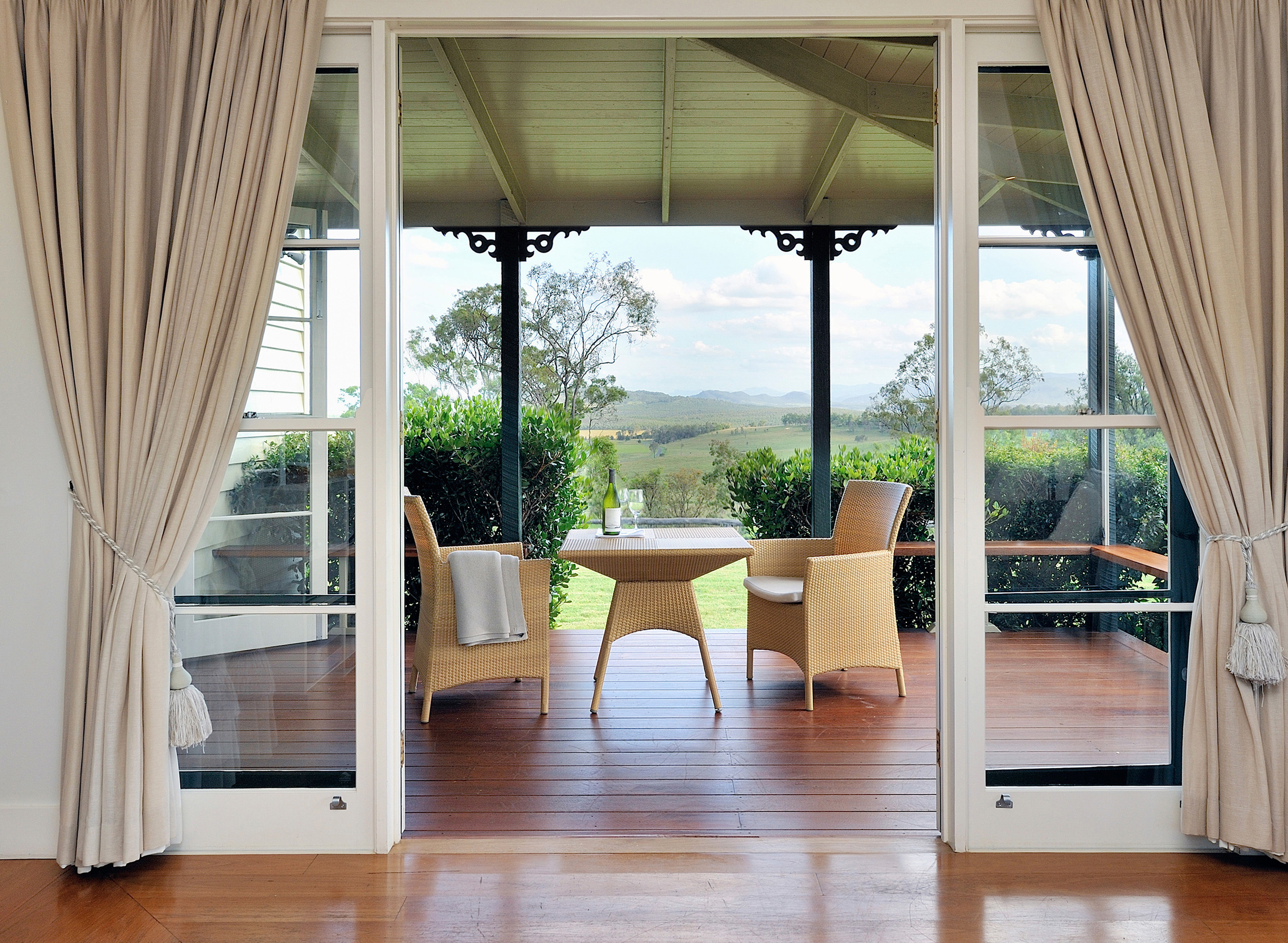 XL Australia Spicers Hidden Vale Black Angus Verandah