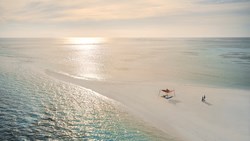 Xl Maldives COMO Cocoa Island Aerial Sandbank Couple Walk