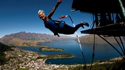 XL Queenstown Bungy Jump Woman Sport New Zealand