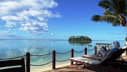 XL Muri Beachcomber Cook Islands Relax On The Deck