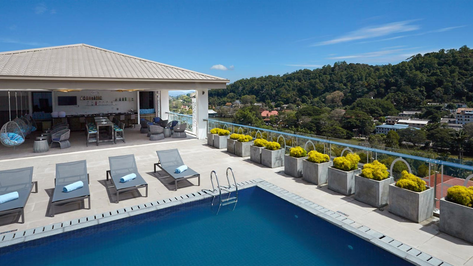 Xl Sri Lanka Hotel OZO Kandy Pool