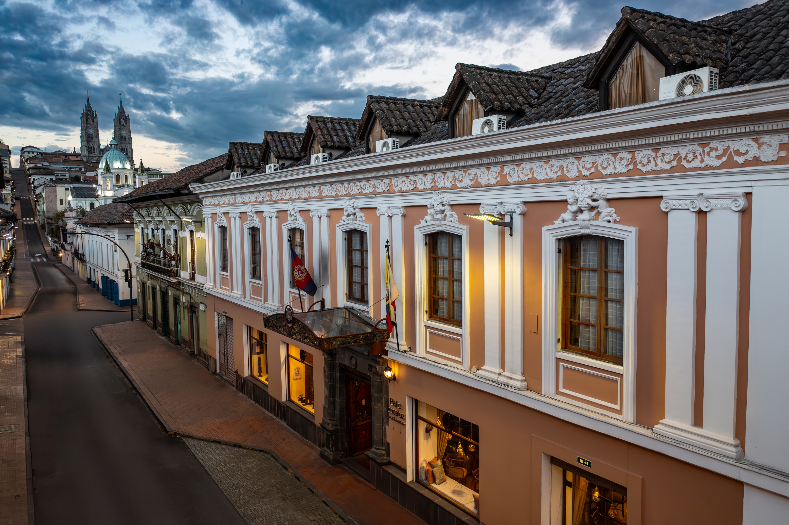 XL Ecuador Patio Andaluz Exterior1