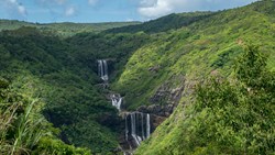 Small Mauritius Hiking Tamarind Falls 1 Scaled