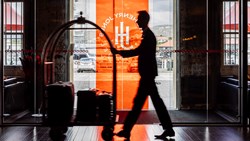 Xl Tasmania Henry Jones Art Hotel Luggage