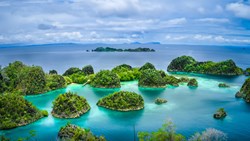 XL Indonesien Raja Ampat Islands Bright