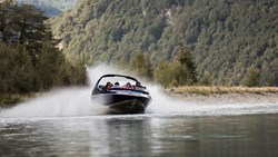 Xl New Zealand Mt Aspiring National Park Lake Wakatipu Jet Boat From Side Stream