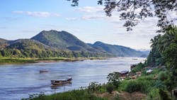 Xl Laos Luang Prabang Mekongriver View