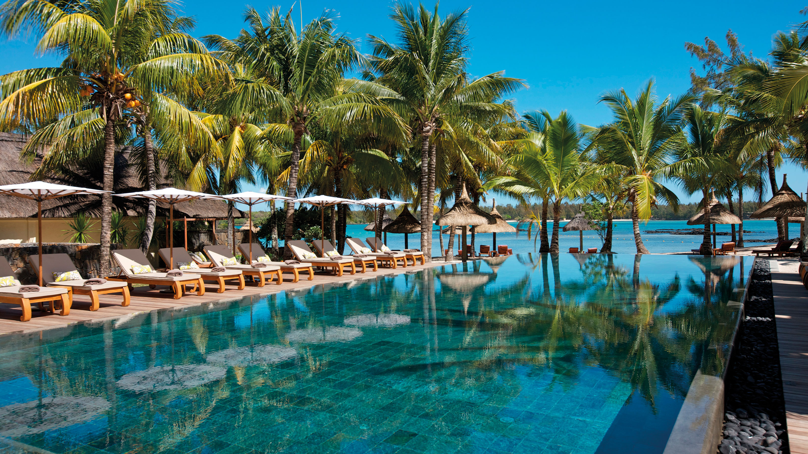 XL Mauritius Constance Le Prince Maurice Lap Pool