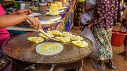 Xl Burma Yangon Street Food Pancakes Sweets Night