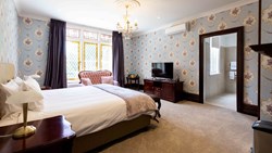 Xl New Zealand Christchurch Elizas Manor Boutique Hotel Deluxe King Room 1