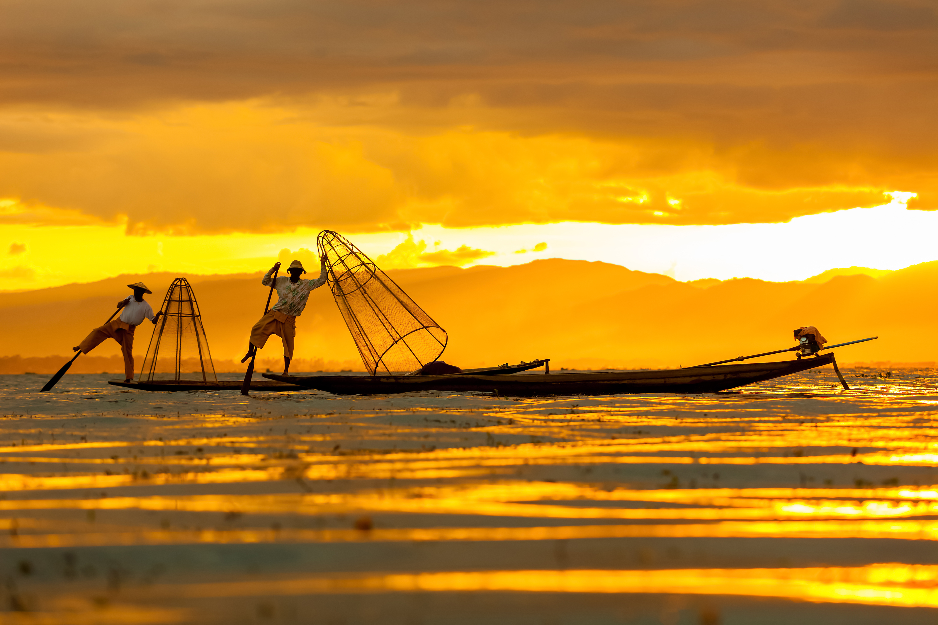 Xl Burma Myanmar Fishermen At Inle Lake