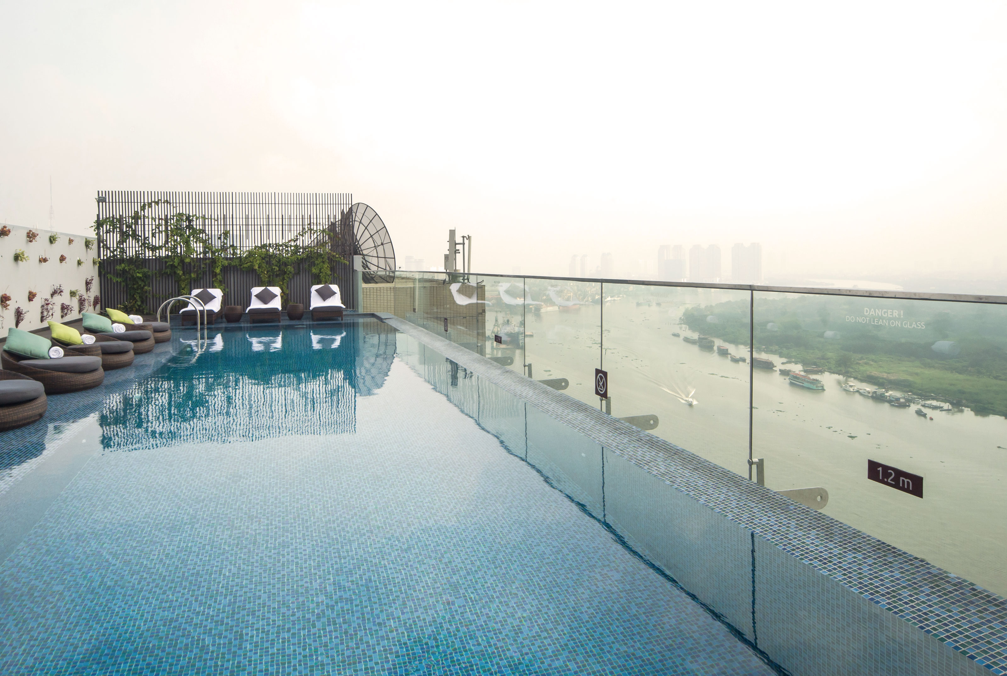 Xl Vietnam Saigon Liberty Central Riverside Swimmingpool