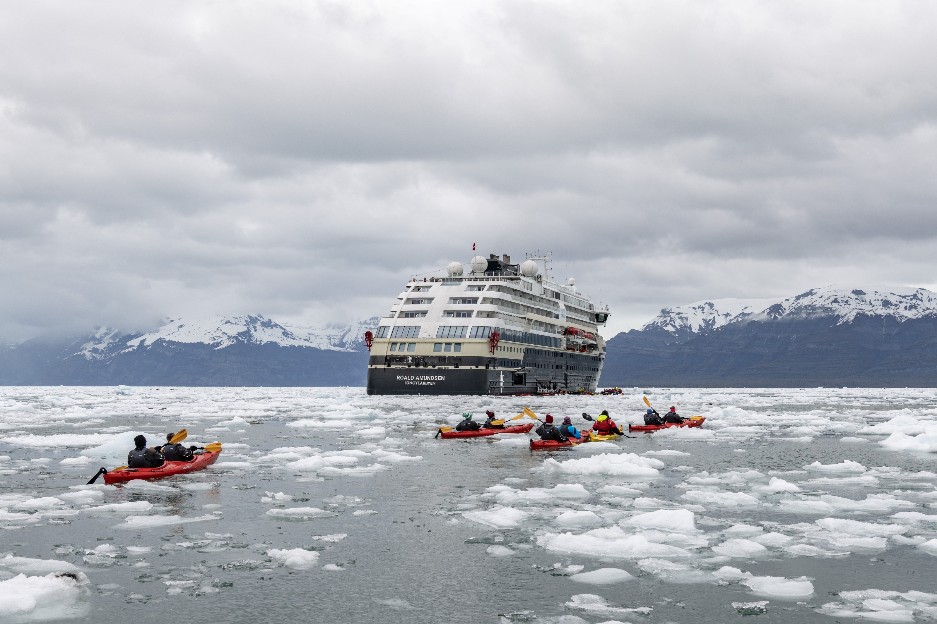 XL Cruise HX Roald Amundsen Exterior1