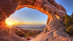 XL USA UTAH Arches National Park Sunrise At Partition Arch