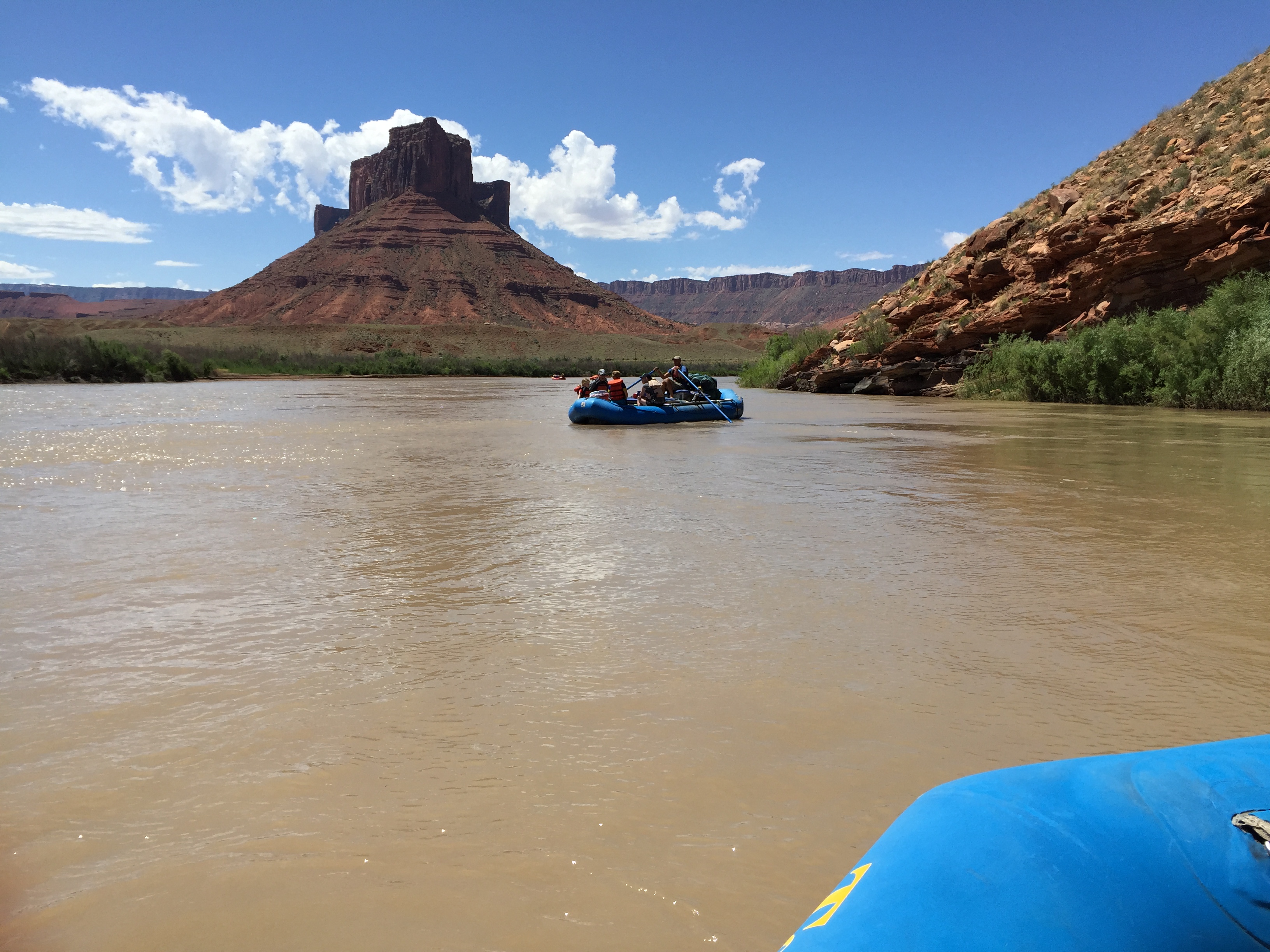 Xl USA Utah Colorado River Rafting Tag A Long View From River Rie