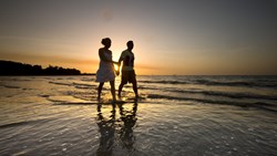 Xl Australia NT Darwin Mindil Beach Couple Sunset