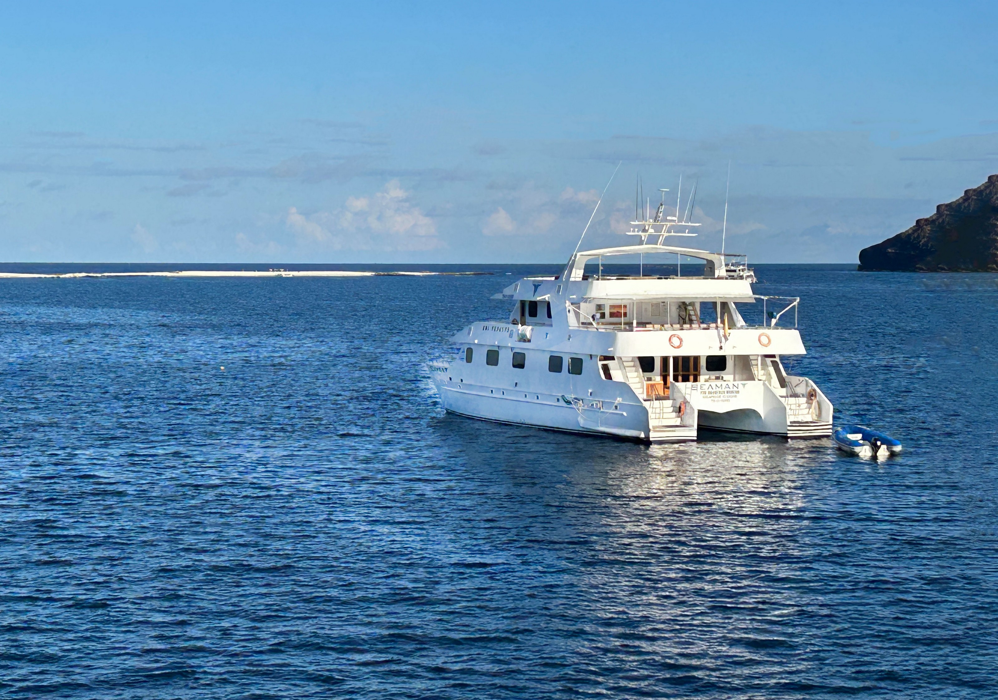 XL Galapagos Seaman Journey Ship Exterior3
