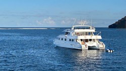 XL Galapagos Seaman Journey Ship Exterior3