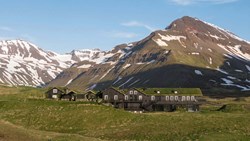 Xl Iceland Deplar Farm Hidden In The Icelandic Mountain