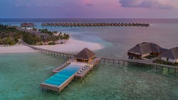 XL Maldives Heritance Aarah Infinity Pool