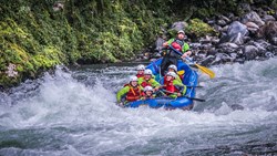 Xl New Zealand Turangi River Rafting Down Stream