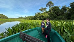 Xl Borneo Blog Stina Boat Lake Coffee