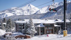 XL USA Califonia Mammoth Lakes Juniper Springs Winter Exterior Lift