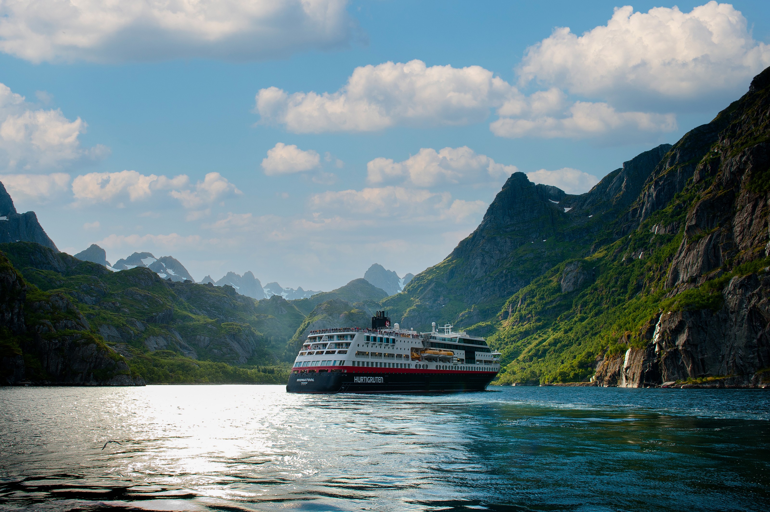 XL Cruise Hurtigruten MS Midnatsol Exterior2