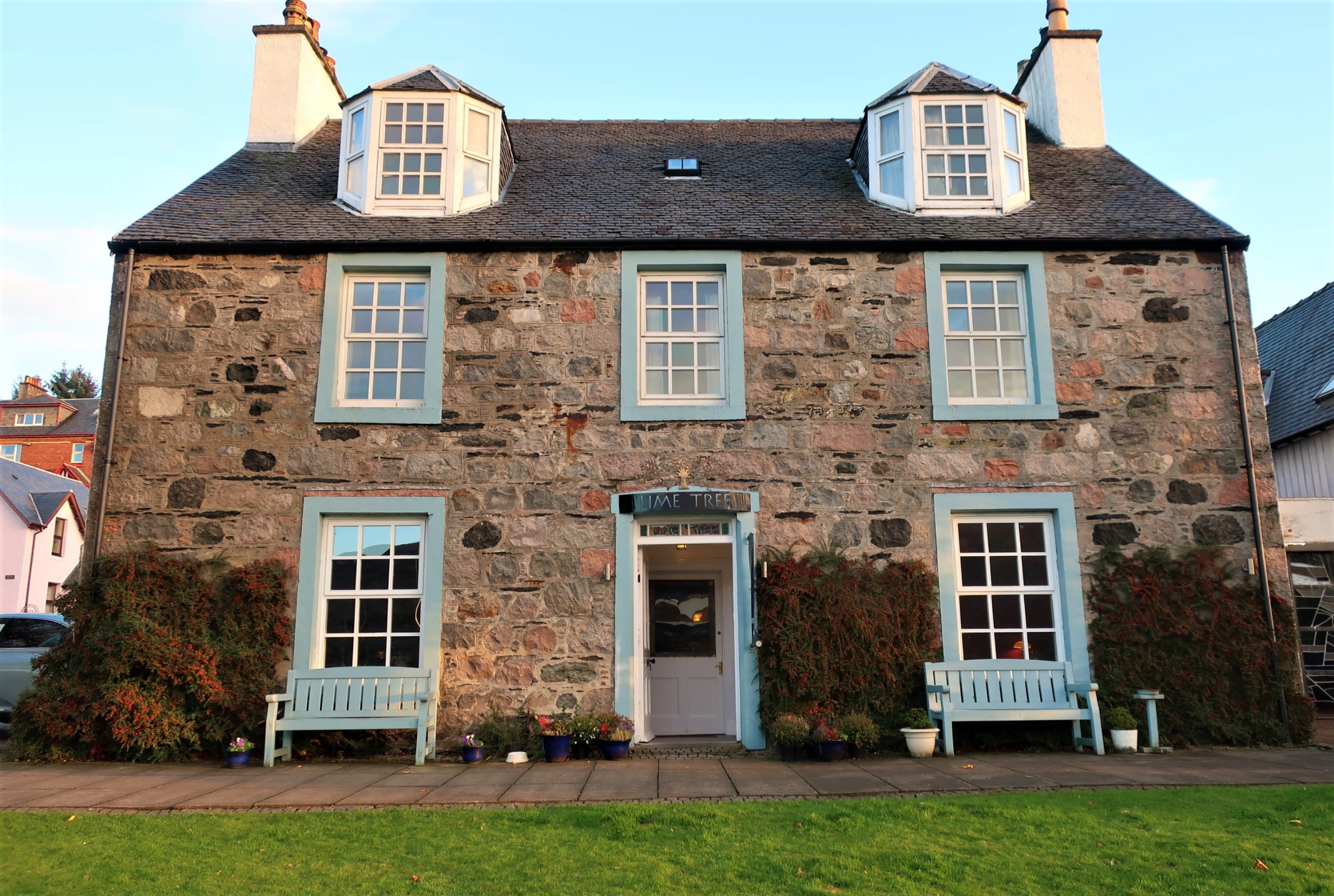 Xl Scotland Fort William Lime Tree An Ealdhain Exterior View