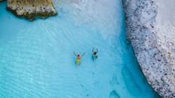 Xl Caribien Beach Couple